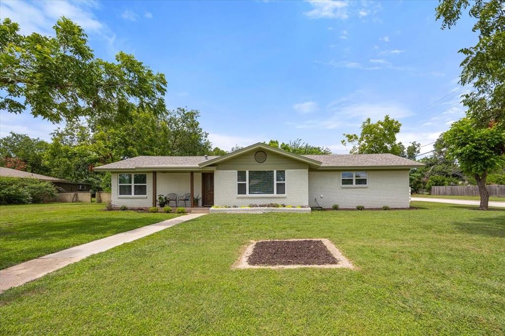 1200 Park Center Street Property Photo 1