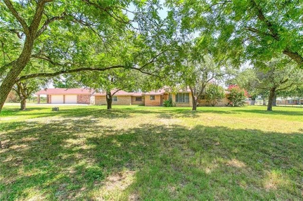 4696-b N Highway 377 Property Photo 4