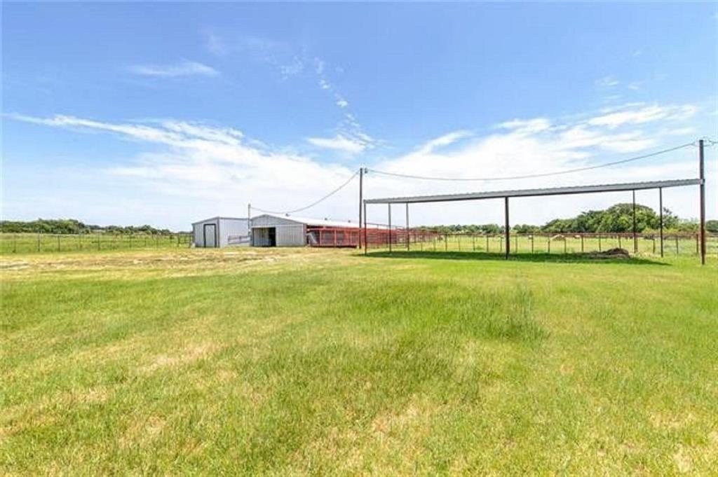4696-b N Highway 377 Property Photo 21