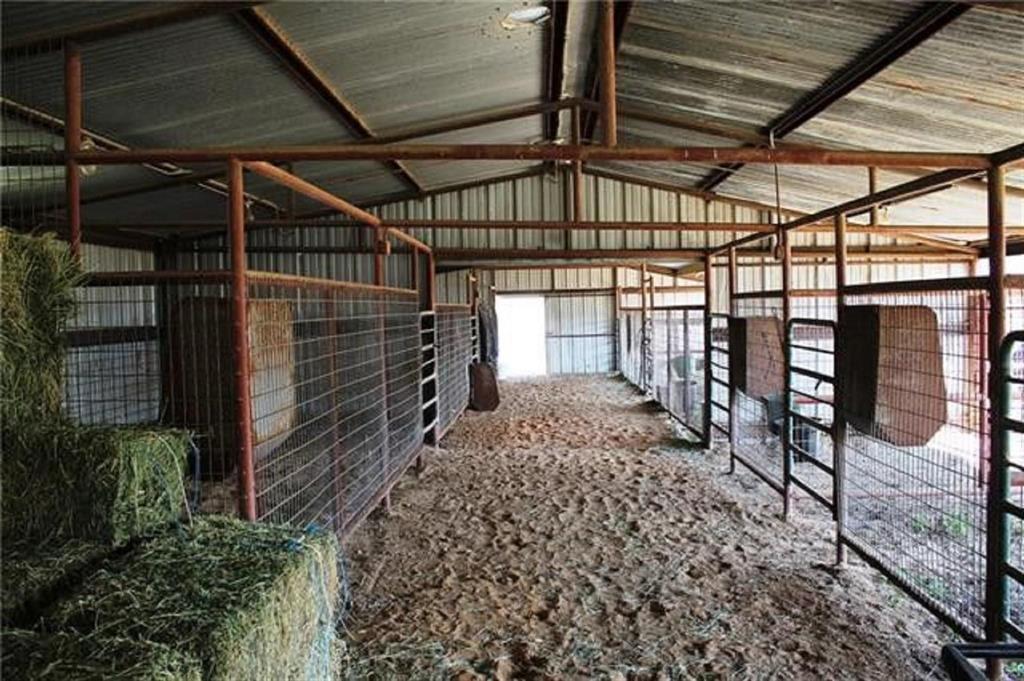 4696-b N Highway 377 Property Photo 22