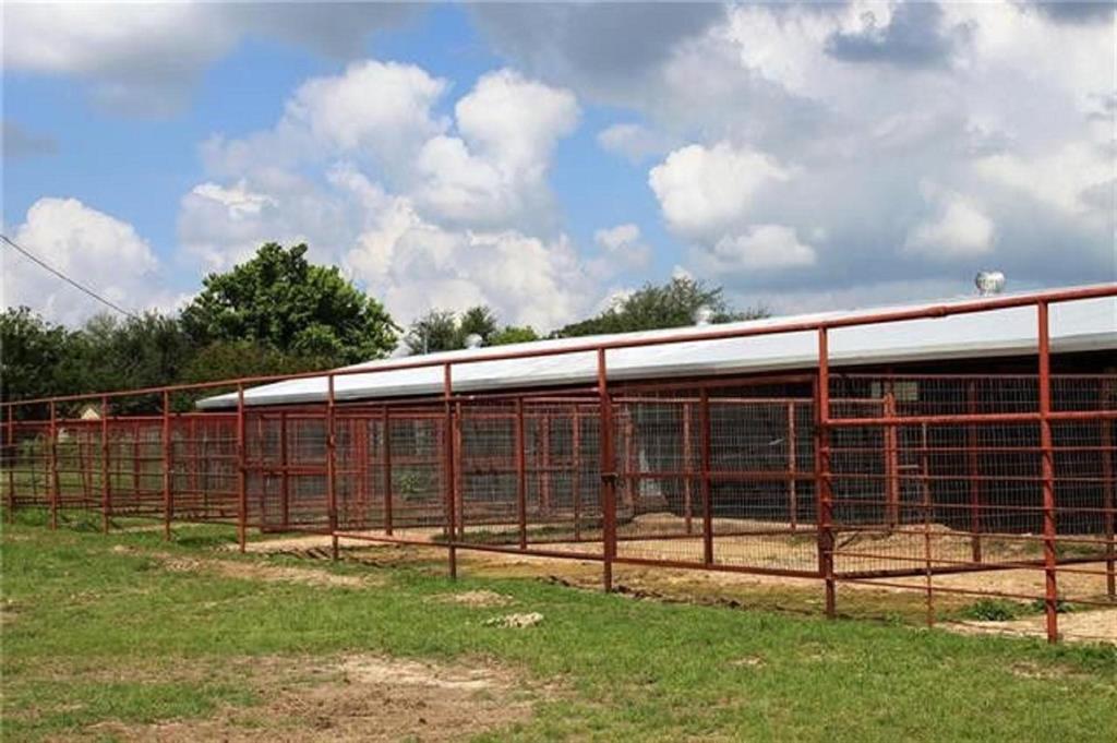 4696-b N Highway 377 Property Photo 24