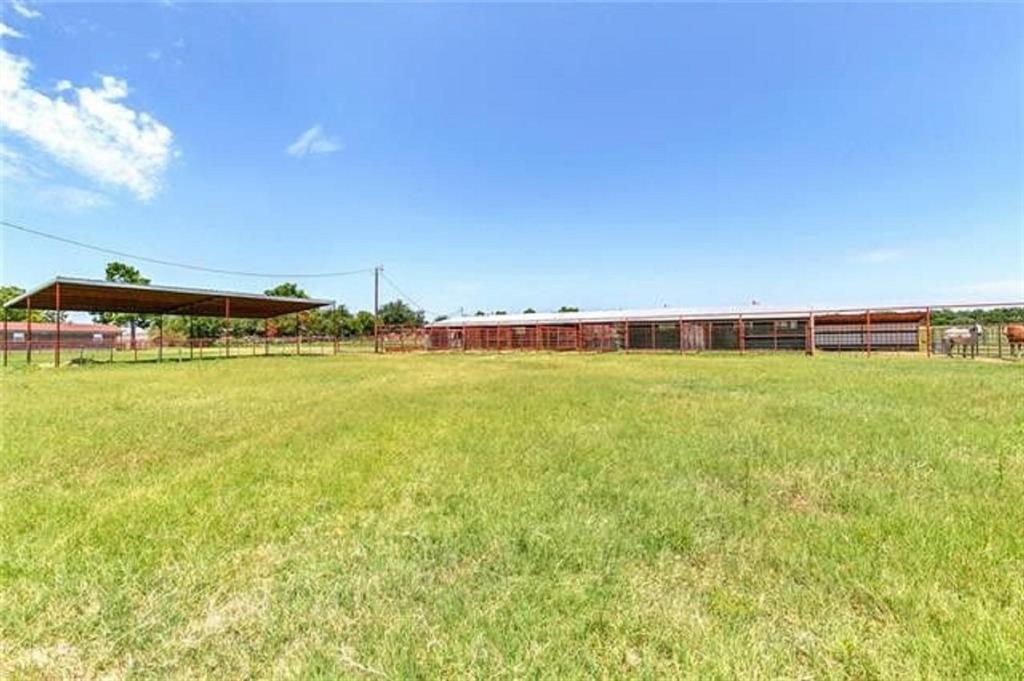 4696-b N Highway 377 Property Photo 25