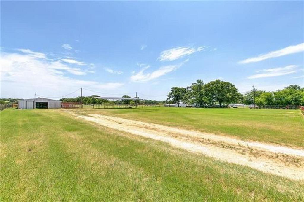 4696-b N Highway 377 Property Photo 26