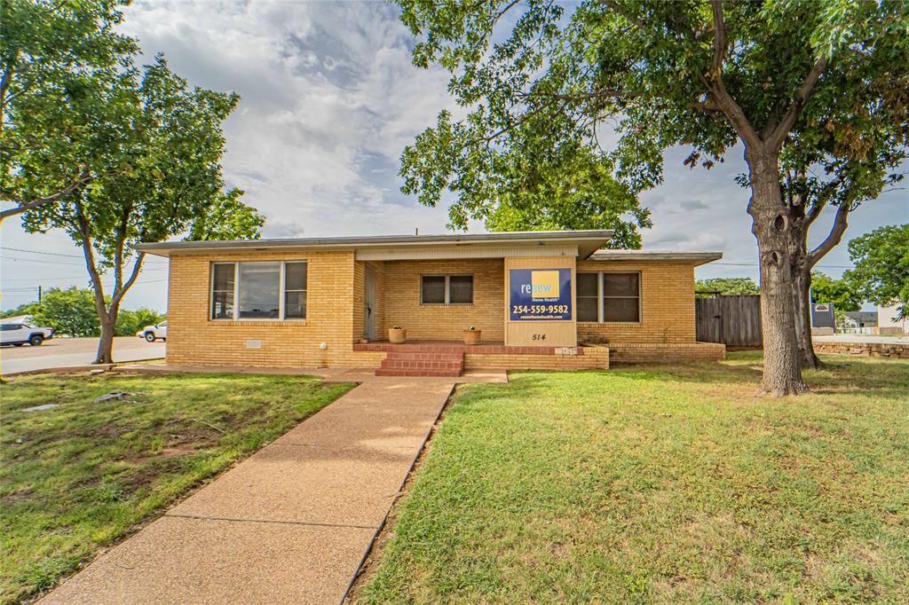 514 W Walker St Street Property Photo 1