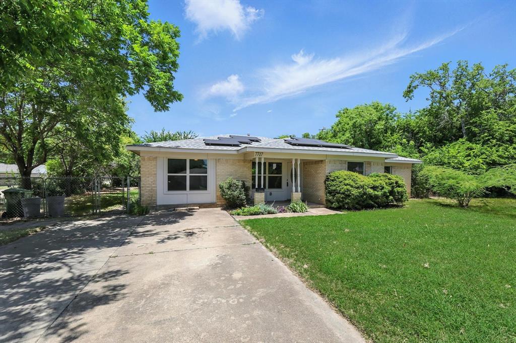 7717 Janetta Drive Property Photo 1