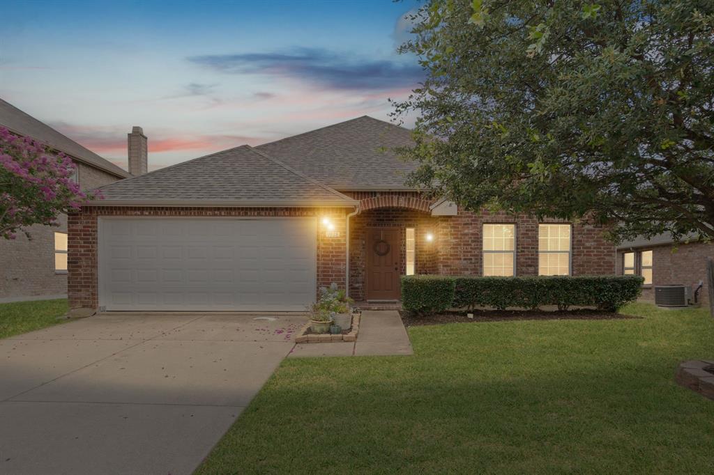 1928 Cliffrose Drive Property Photo 1