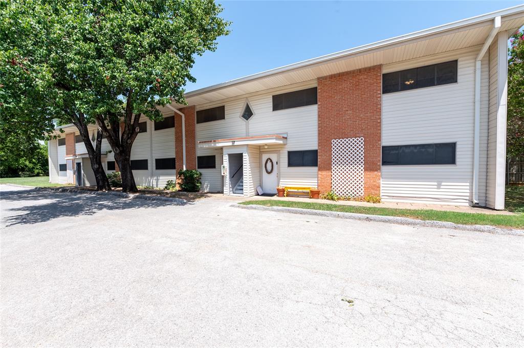 401 Betchan Street 3-b Property Photo 1