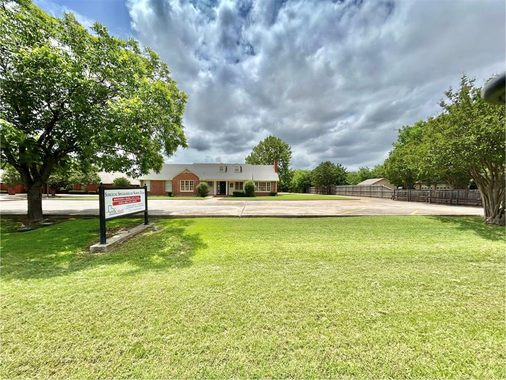 1627 N Grand Avenue Property Photo 2