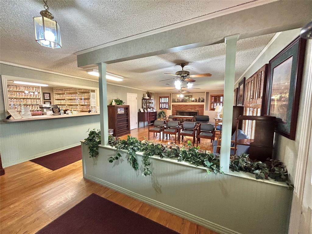 1627 N Grand Avenue Property Photo 8