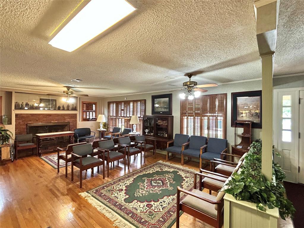 1627 N Grand Avenue Property Photo 12