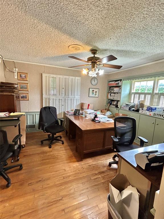 1627 N Grand Avenue Property Photo 13
