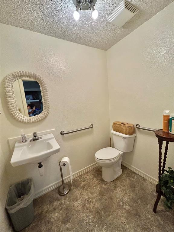 1627 N Grand Avenue Property Photo 20