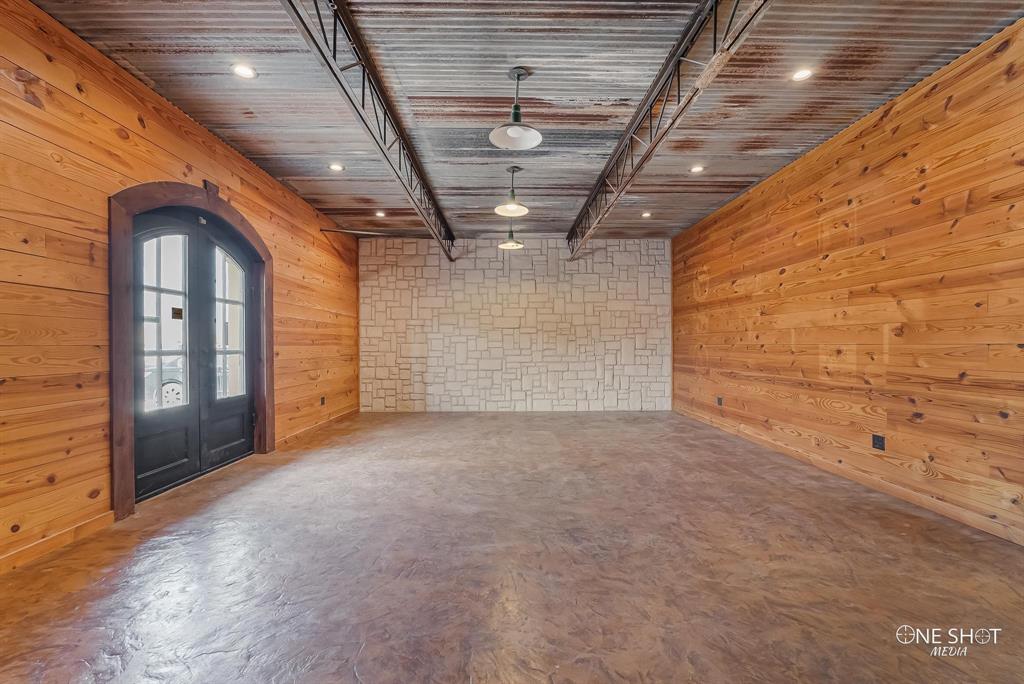 1929 S Treadaway Boulevard Property Photo 6