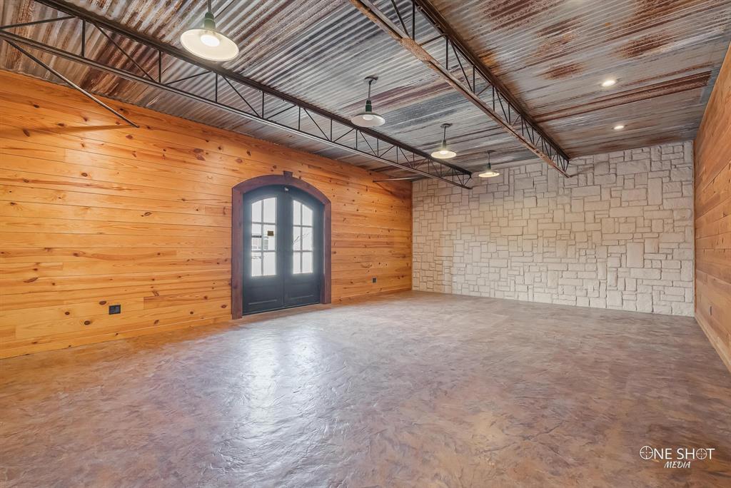 1929 S Treadaway Boulevard Property Photo 7