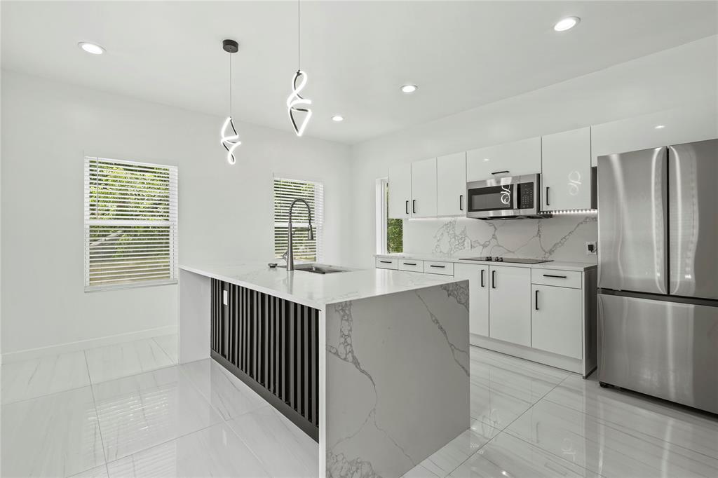 2212 Anderson Street Property Photo 1