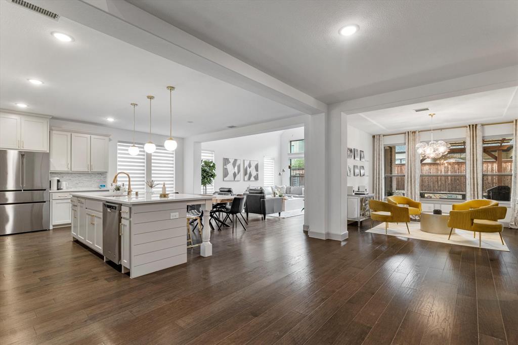 13752 Woodford Lane Property Photo 5