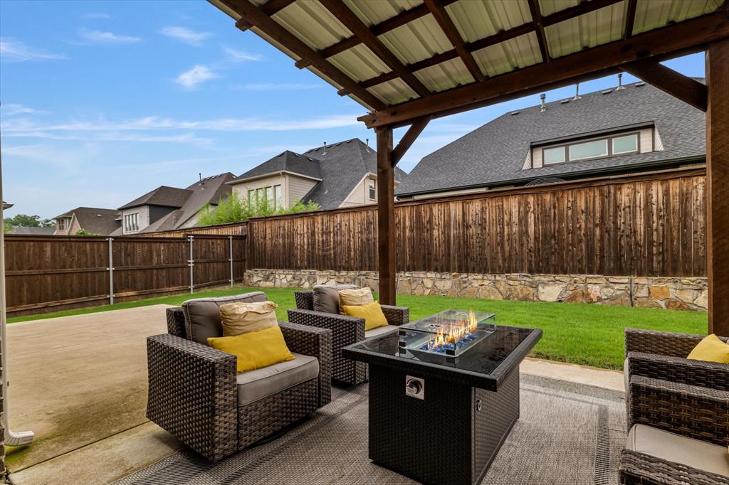 13752 Woodford Lane Property Photo 8