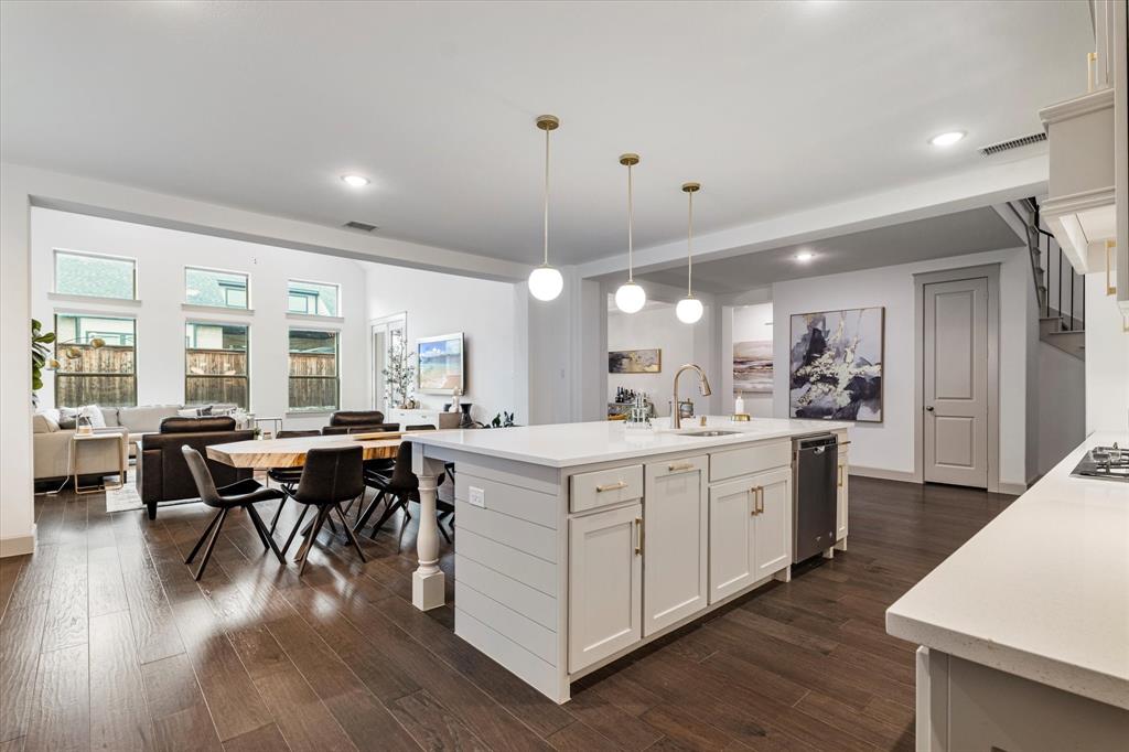 13752 Woodford Lane Property Photo 11