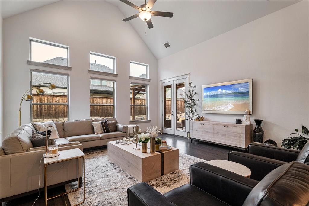 13752 Woodford Lane Property Photo 16