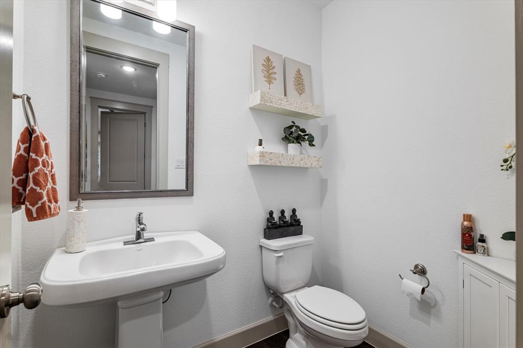 13752 Woodford Lane Property Photo 23