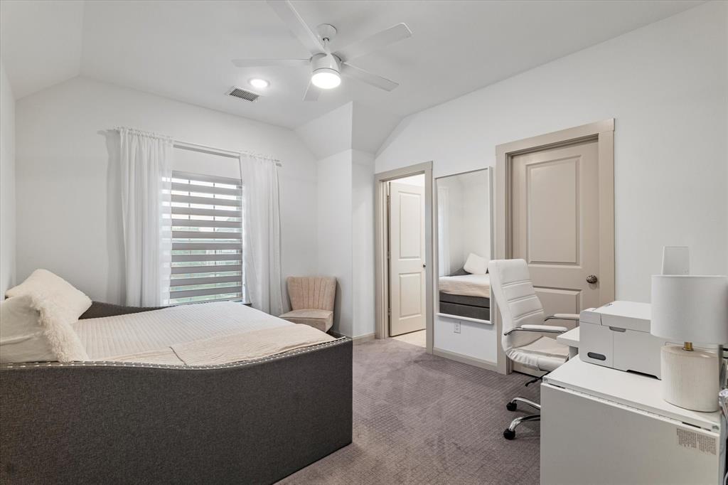 13752 Woodford Lane Property Photo 33