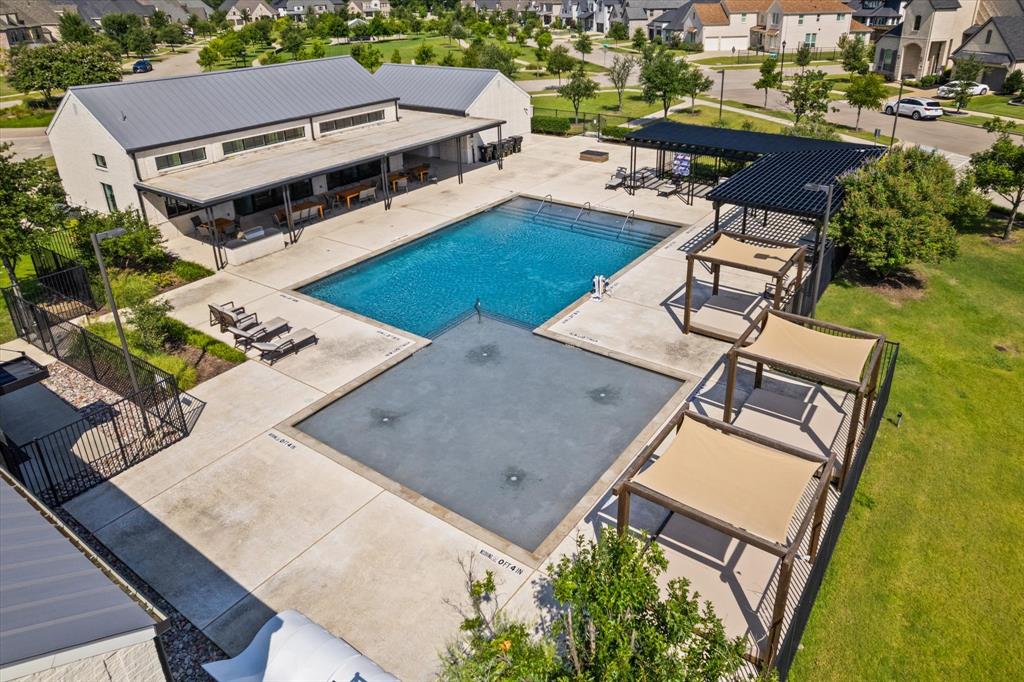 13752 Woodford Lane Property Photo 38