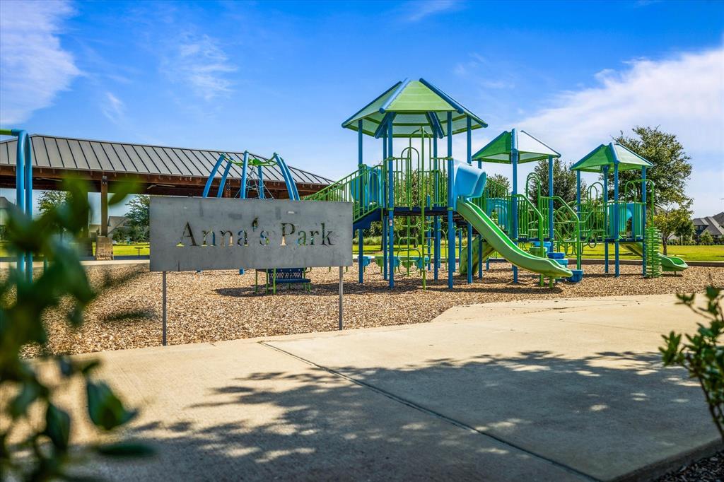 13752 Woodford Lane Property Photo 39