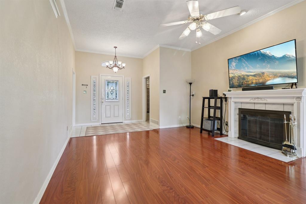 409 Meadow Lane Property Photo 8