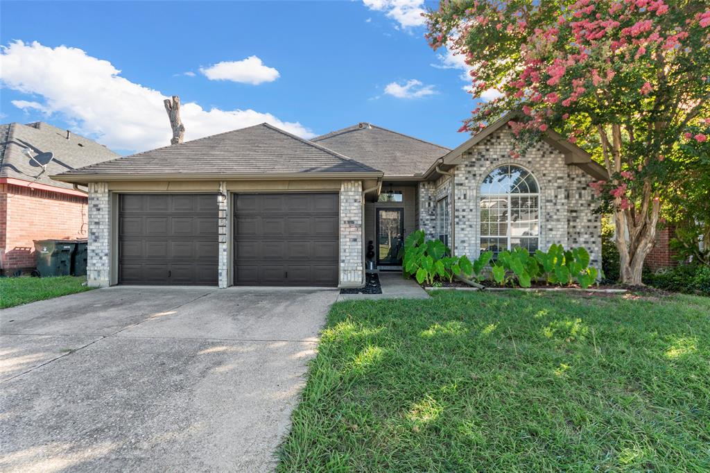 1517 Eastview Drive Property Photo 1