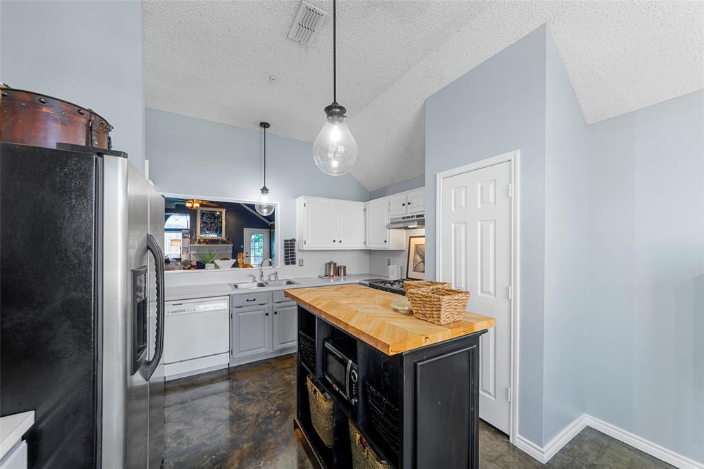 1517 Eastview Drive Property Photo 8