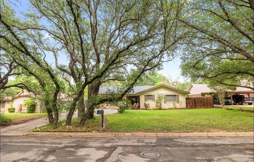3904 Glenwood Drive Property Photo 1