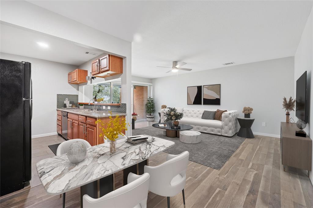 526 E Avenue J D Property Photo 1