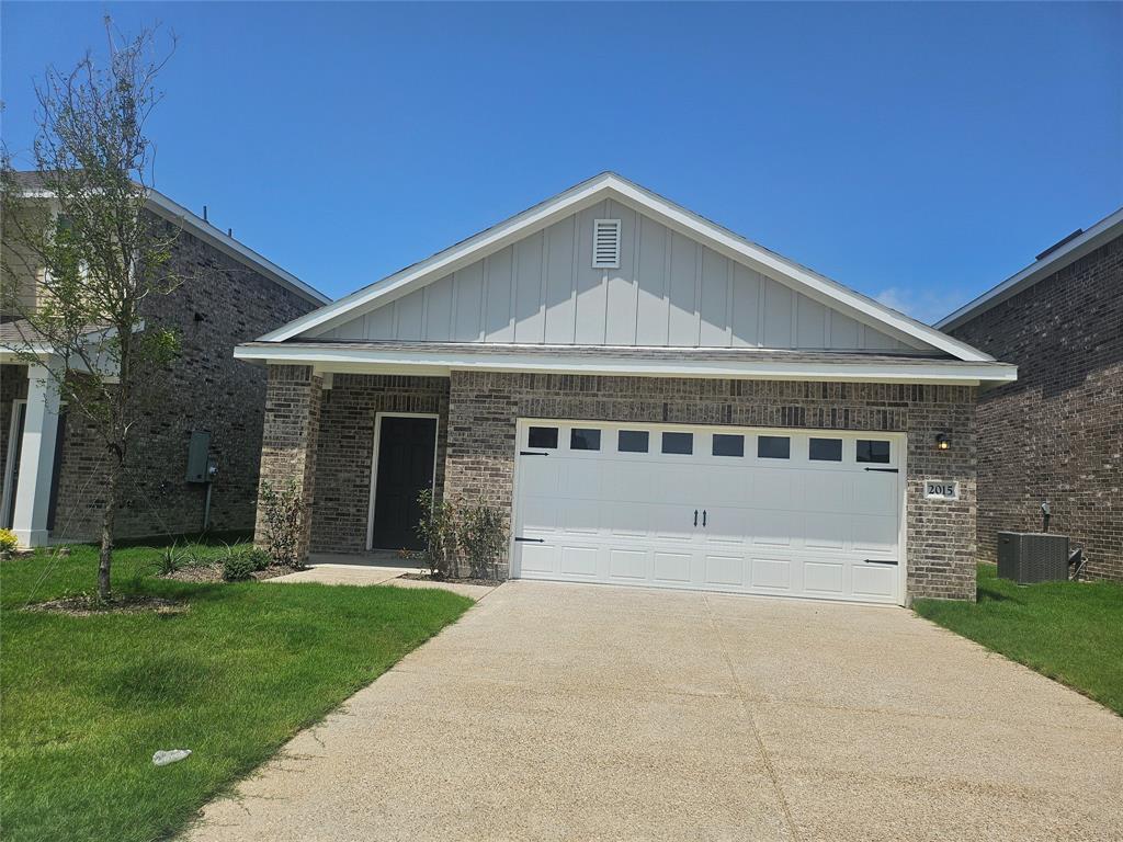 2103 Meadow Park Drive Property Photo 1