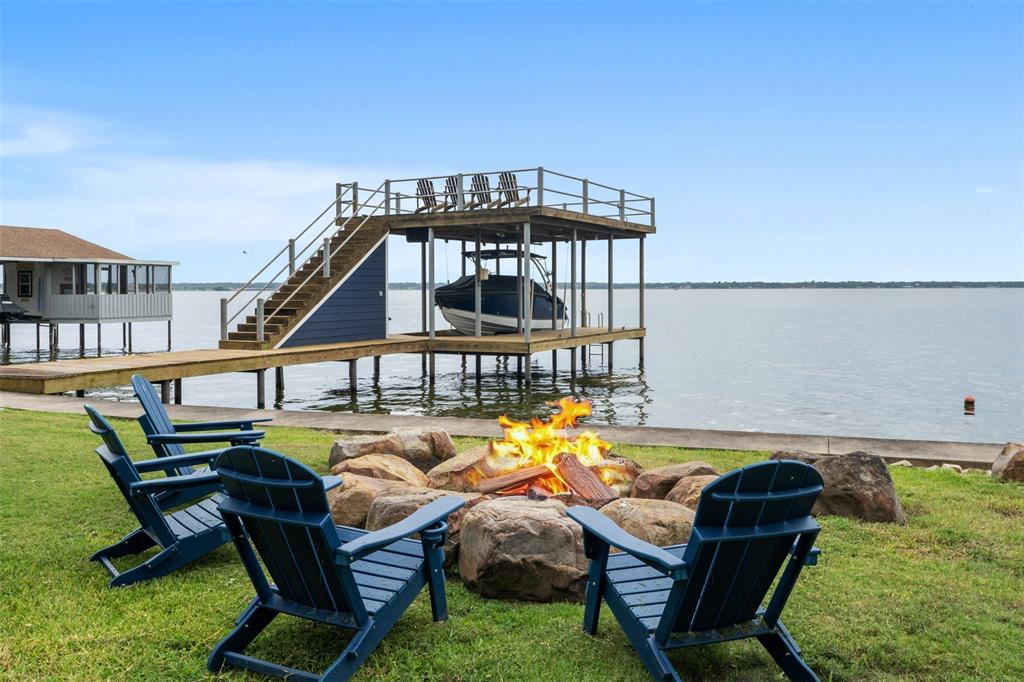 138 Harbor Drive Property Photo 1