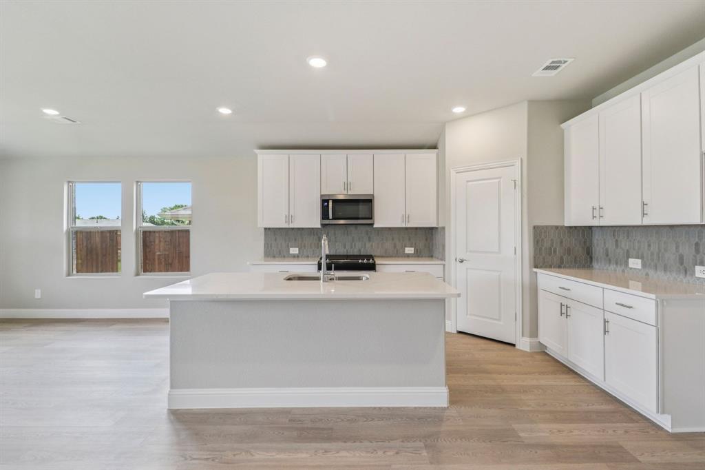 6617 Creek Edge Circle Property Photo 1