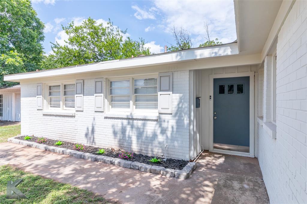 2133 Briarwood Street Property Photo 1
