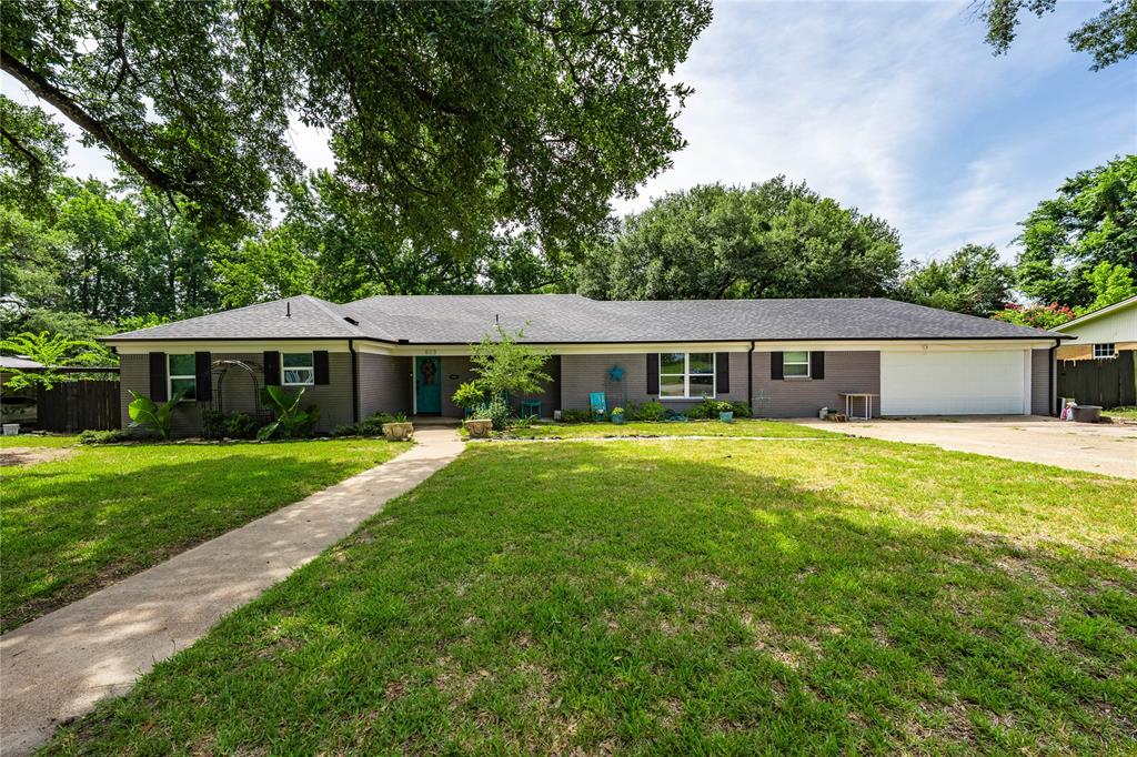 603 Mosley Drive Property Photo 1