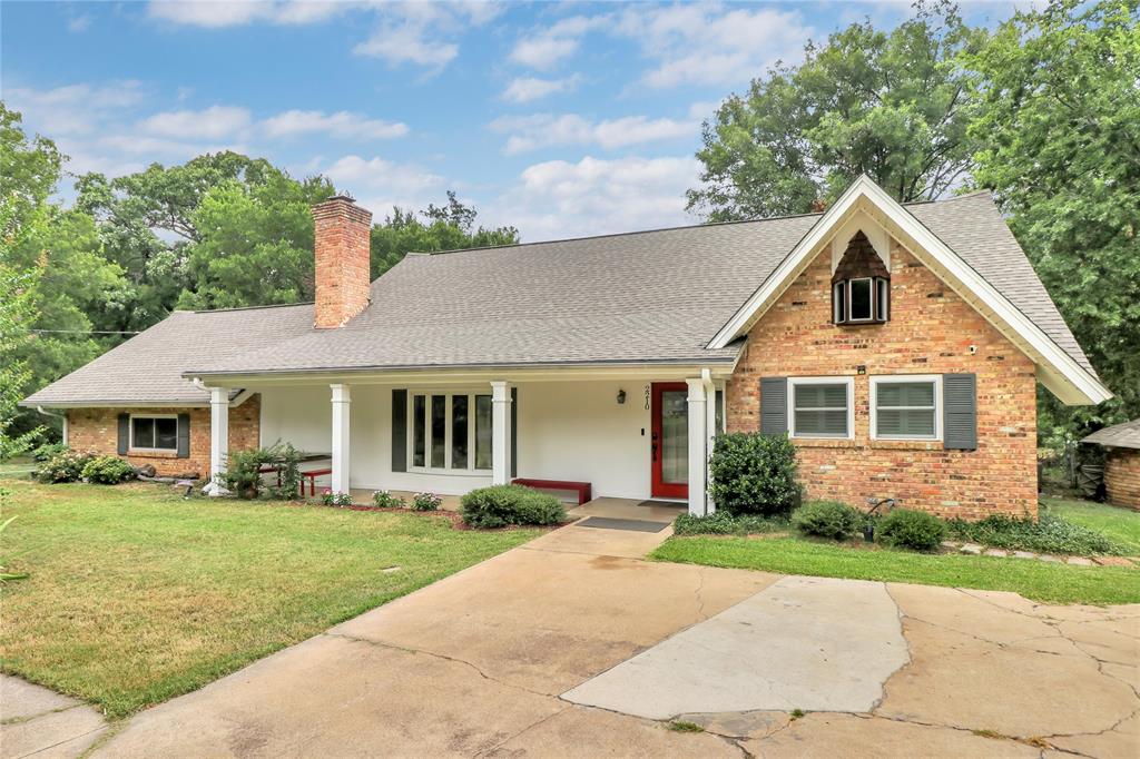 2210 Ivanhoe Circle Property Photo 1