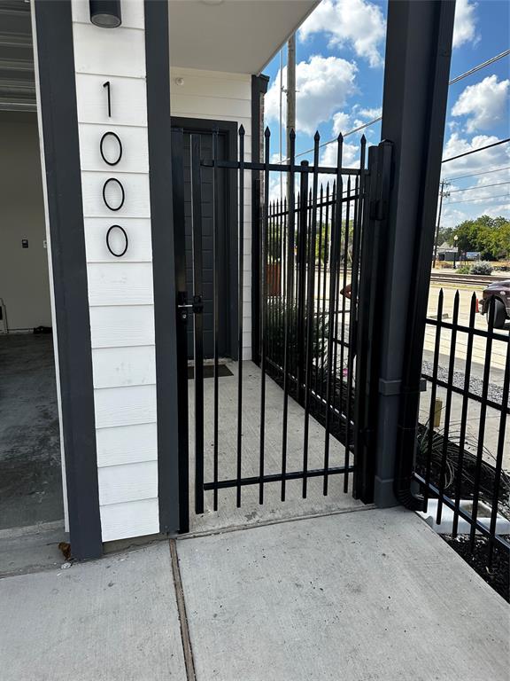 1000 17th Street Property Photo 1