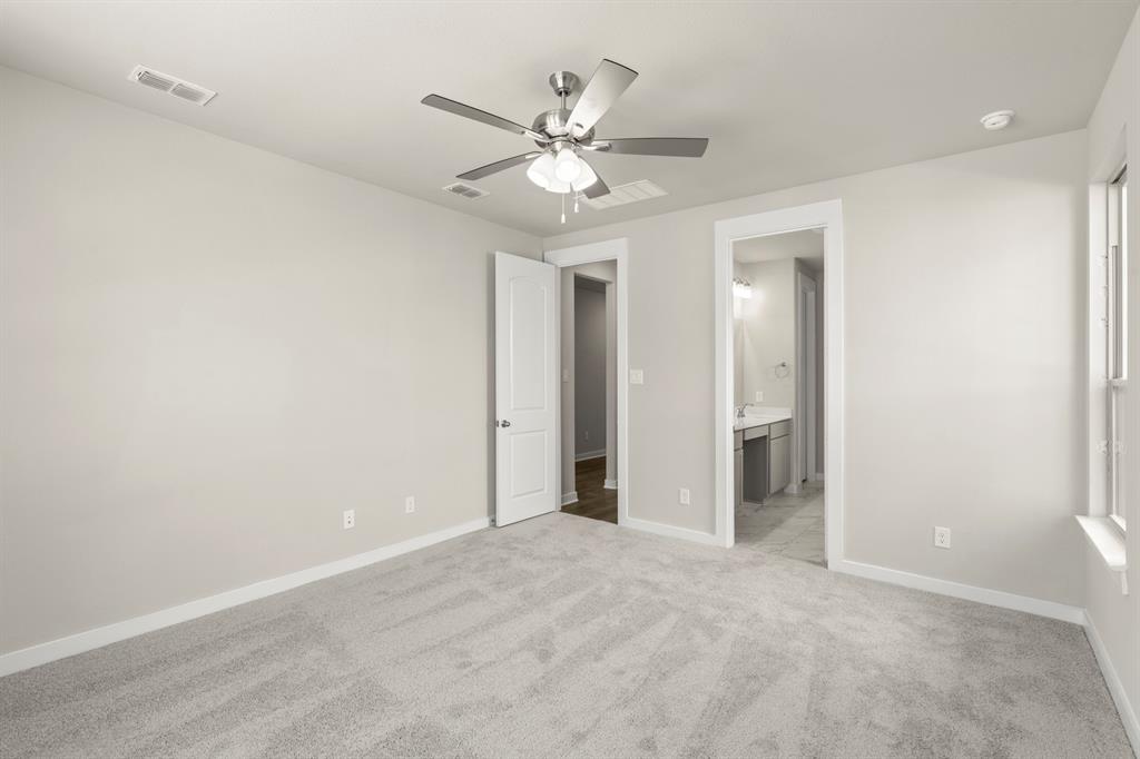 1429 Clare Property Photo 8