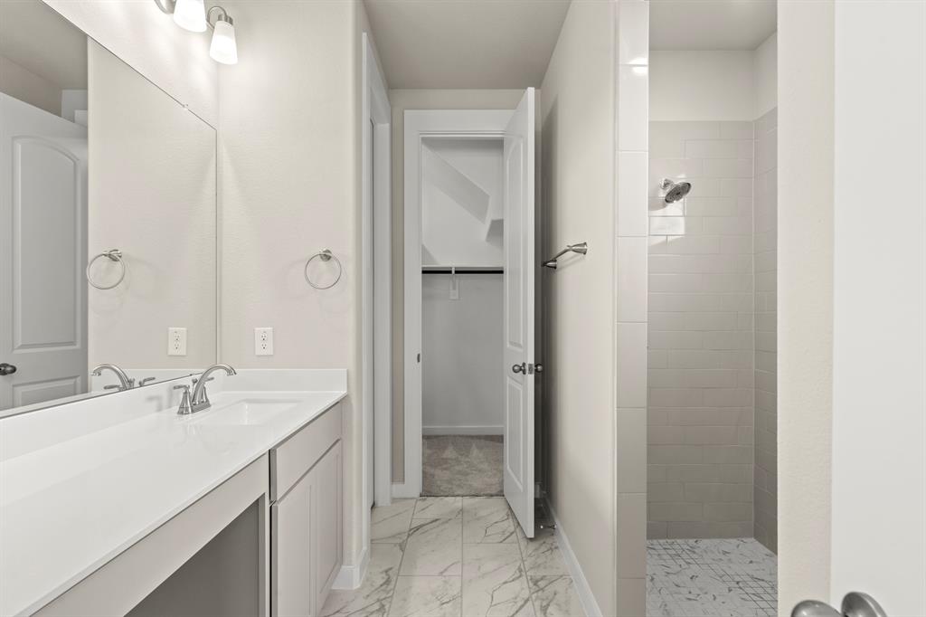 1429 Clare Property Photo 9