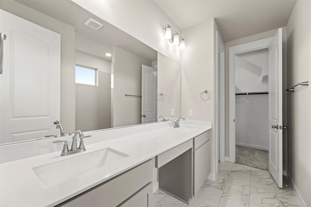 1429 Clare Property Photo 11