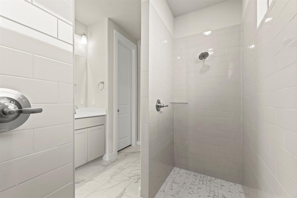 1429 Clare Property Photo 12