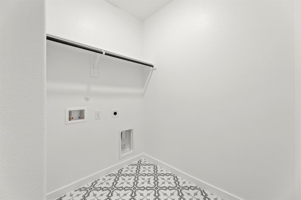 1429 Clare Property Photo 14