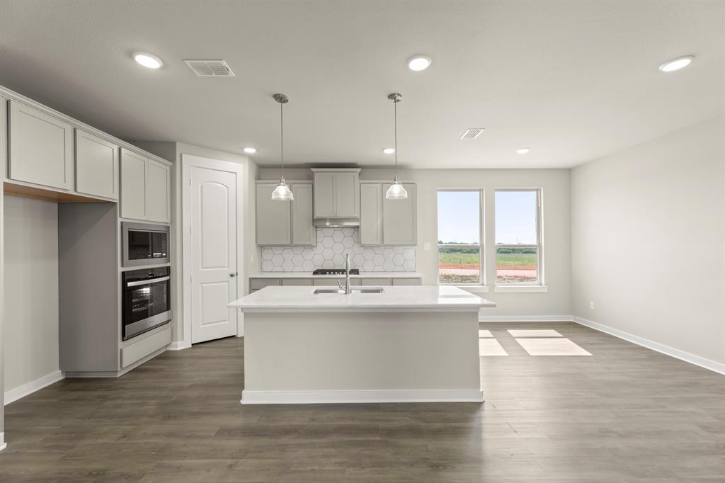 1429 Clare Property Photo 15