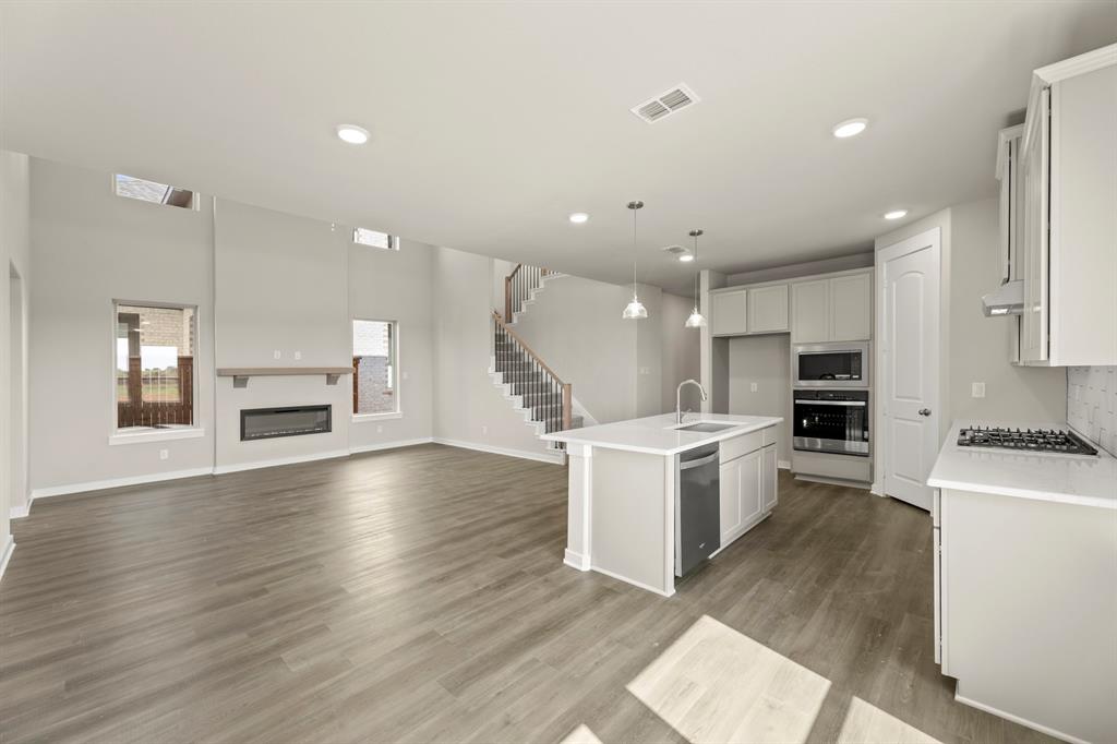 1429 Clare Property Photo 19