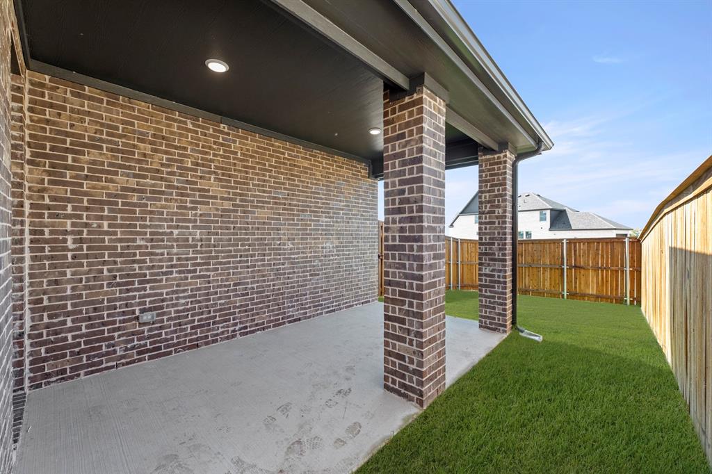 1429 Clare Property Photo 28