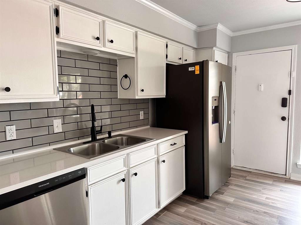 10526 Stone Canyon Road 201 Property Photo 1