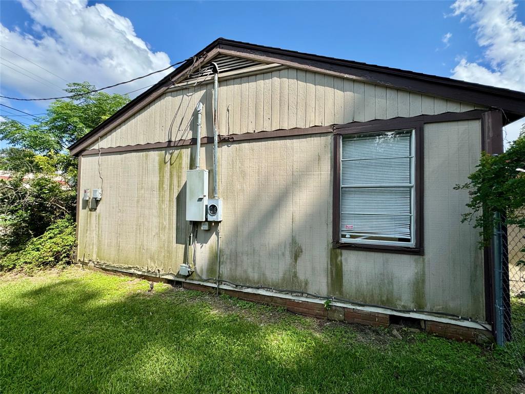 903 Pine Tree Road Property Photo 5