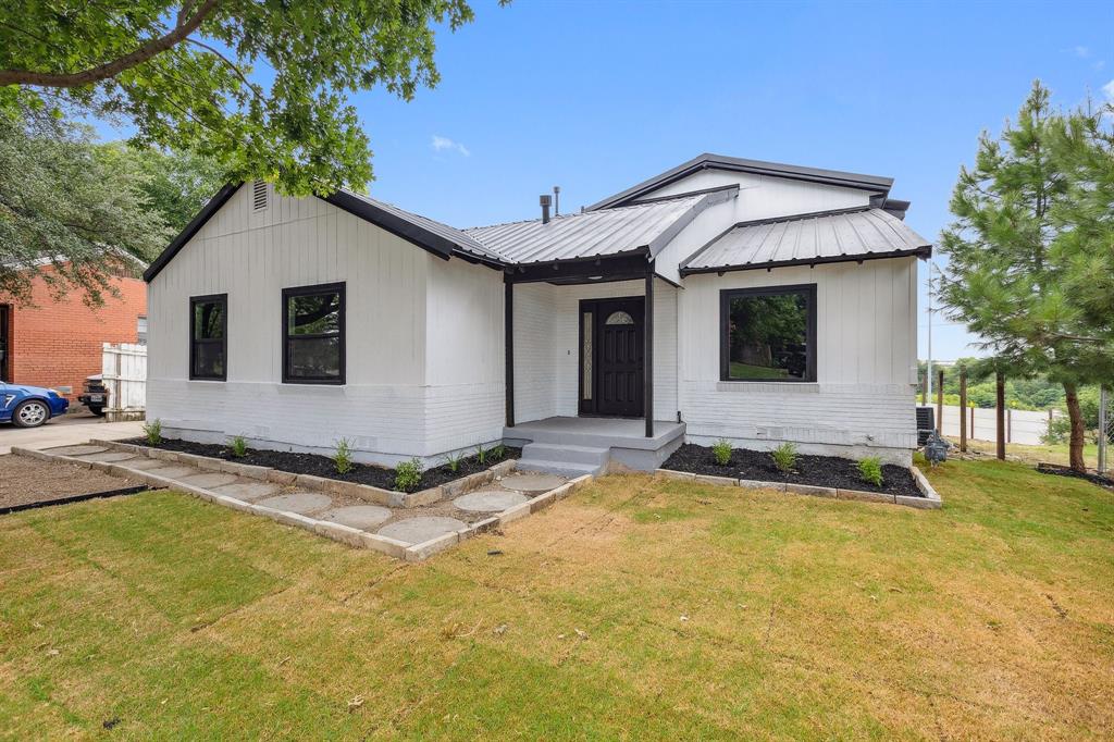 1702 Cherry Street Property Photo 1